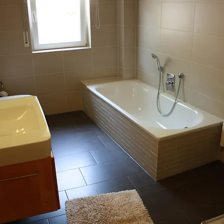 Trimmisch Apartamento Ediger-Eller